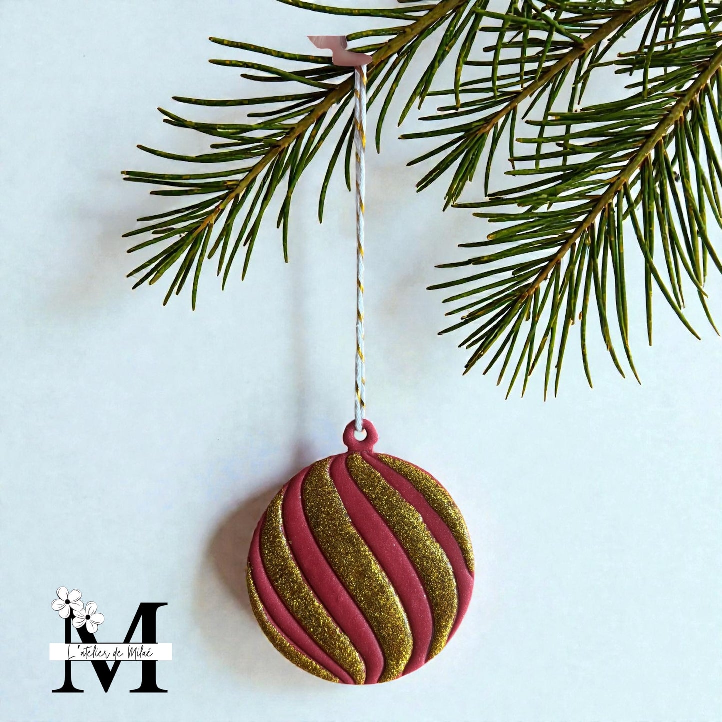 Suspension boule pailletée