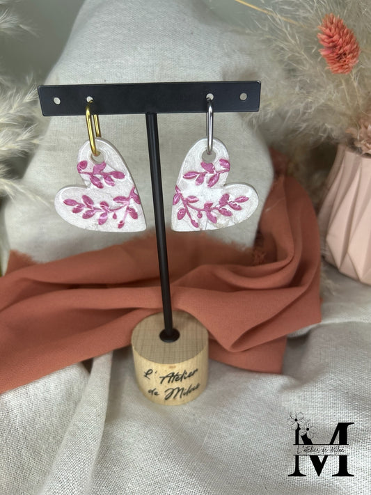 Pampille cœur floral asymétrique en pâte polymère faite main