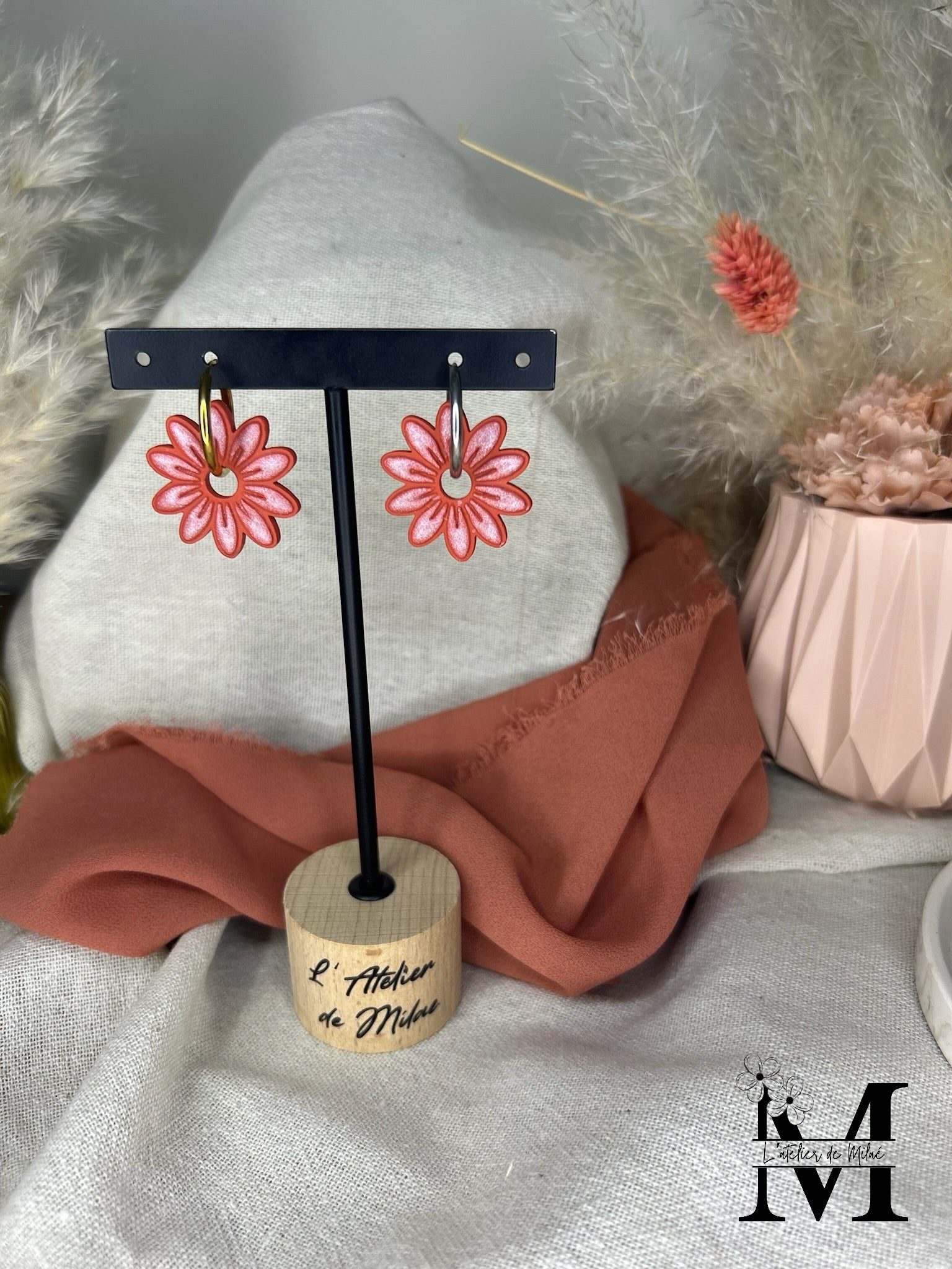 Pampille marguerite terracotta en pâte polymère faite main