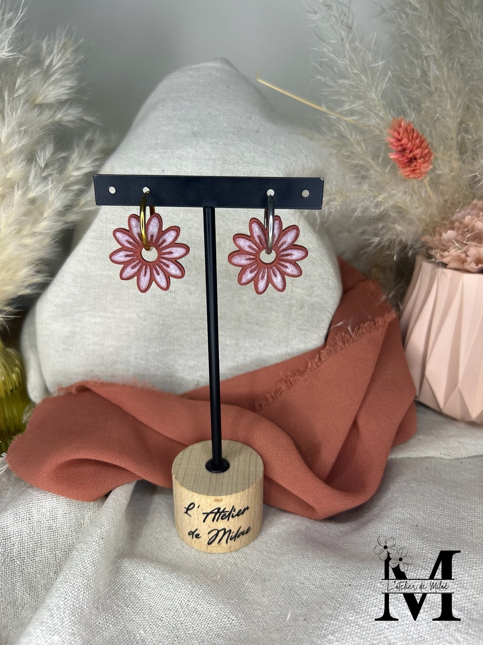 Pampille marguerite prune en pâte polymère faite main