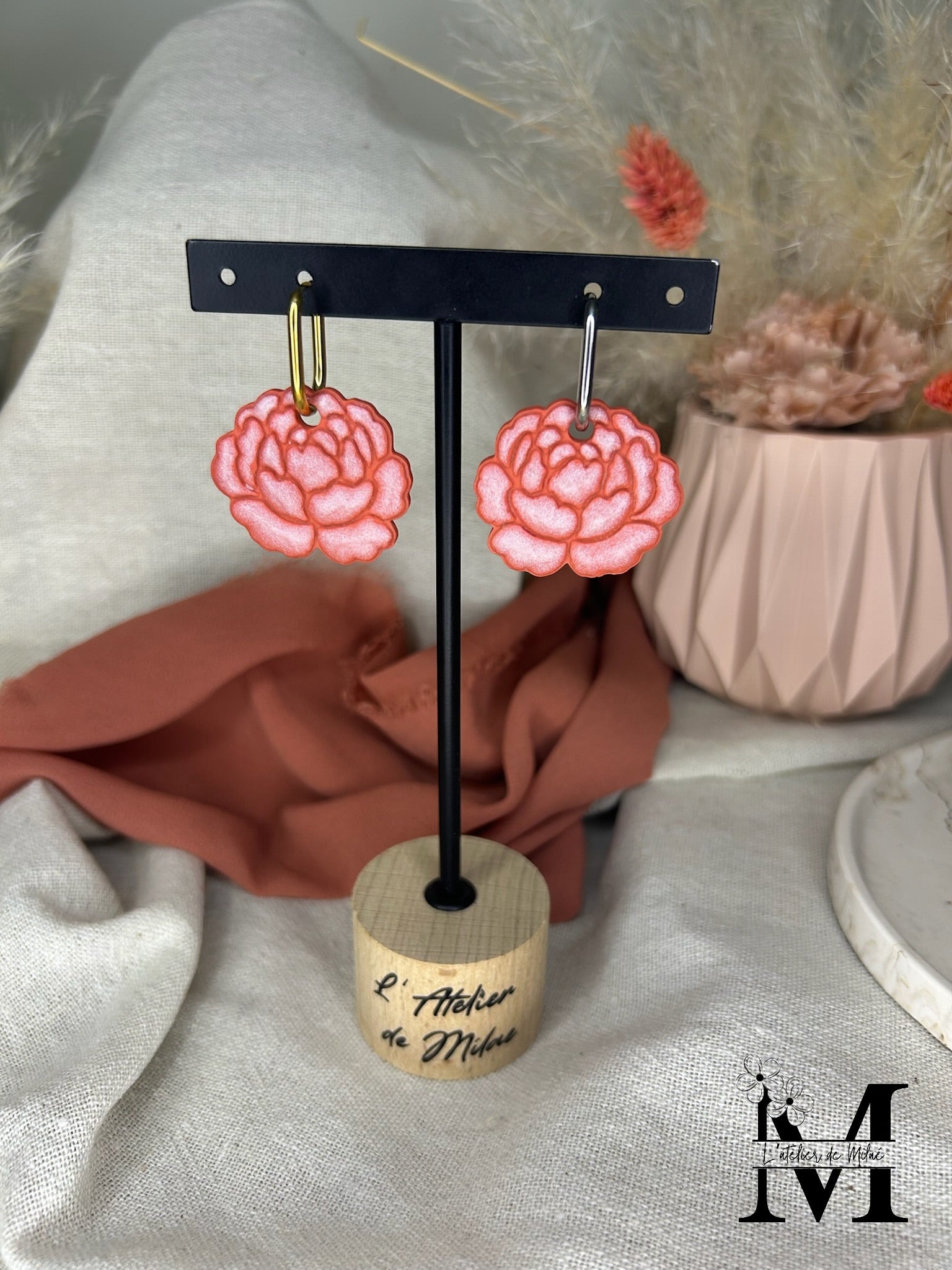 Pampille pivoine corail en pâte polymère faite main