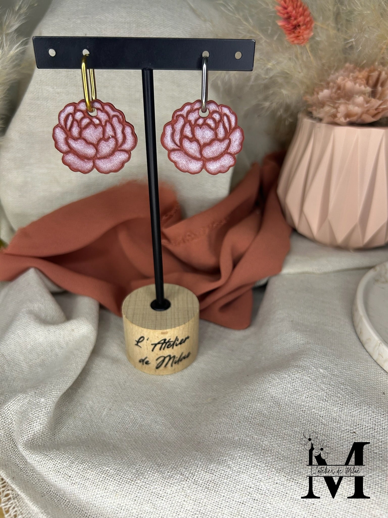 Pampille pivoine terracotta en pâte polymère faite main