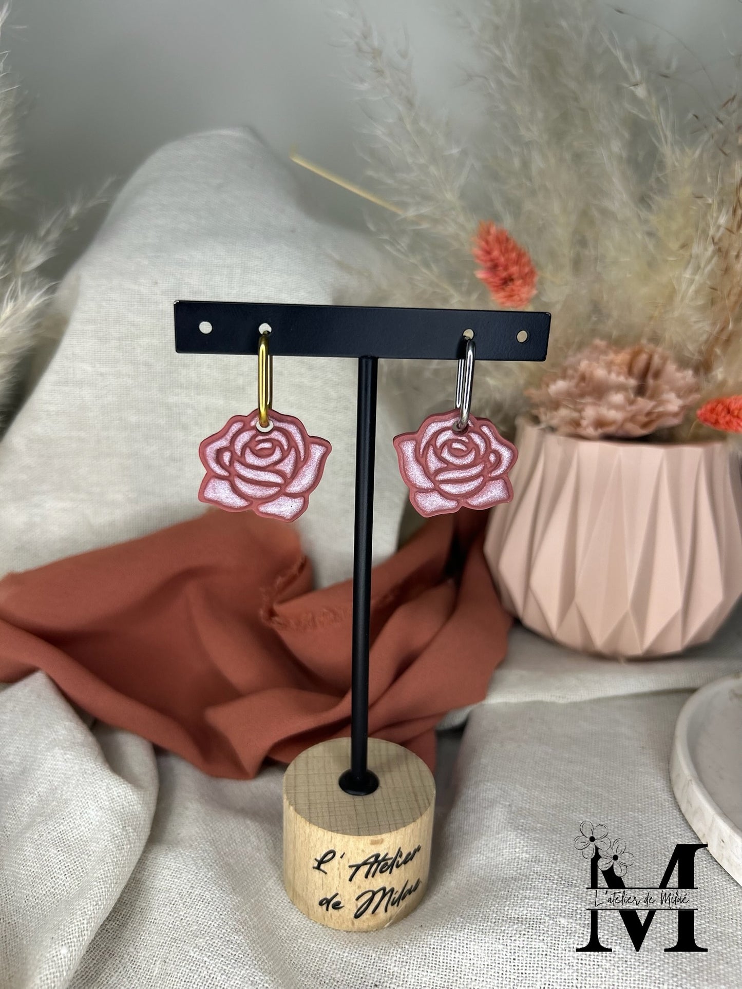 Pampille fleur de rose bois de rose en pâte polymère faite main
