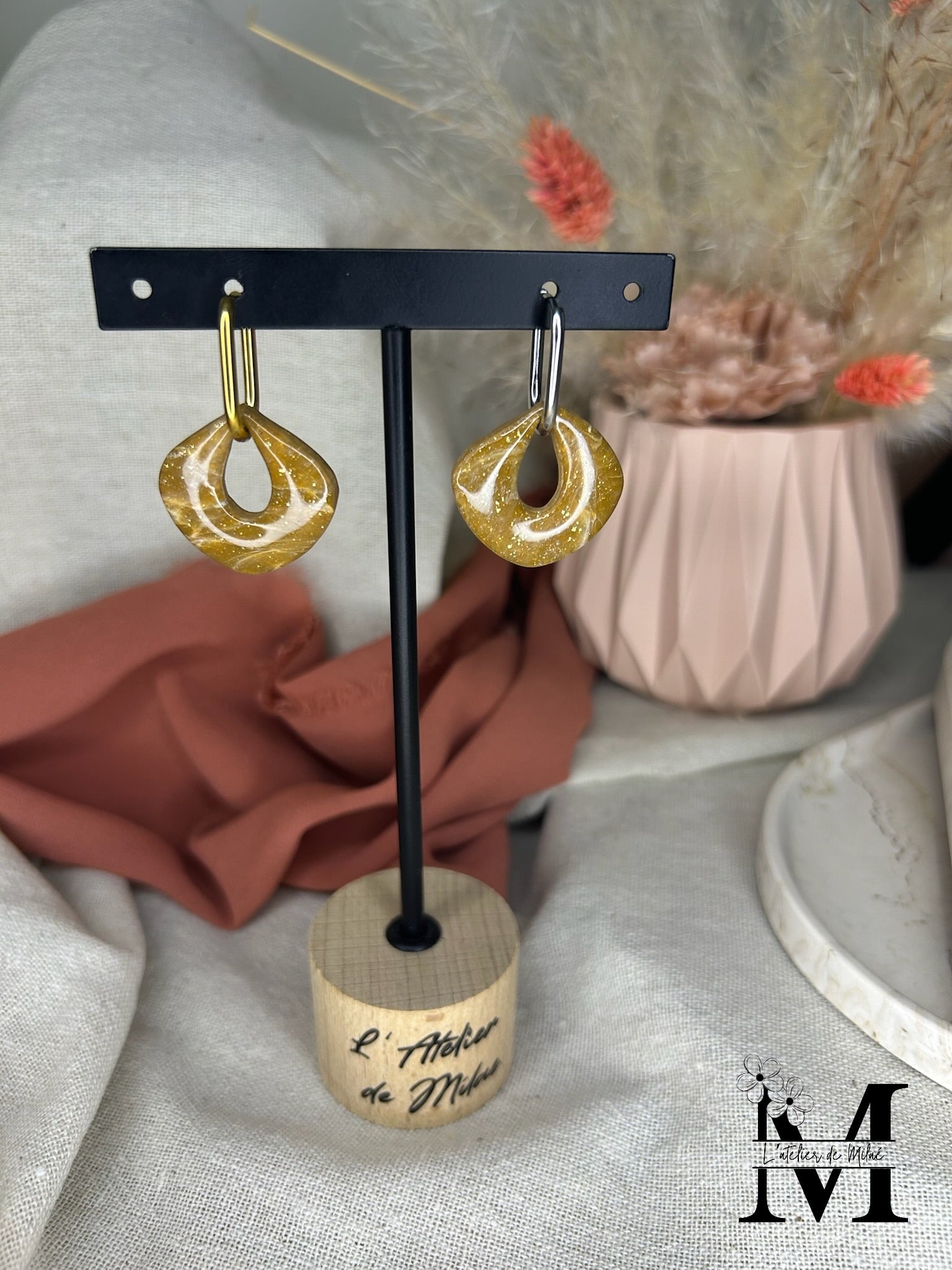 Pampille goutte minimaliste marbré caramel en pâte polymère